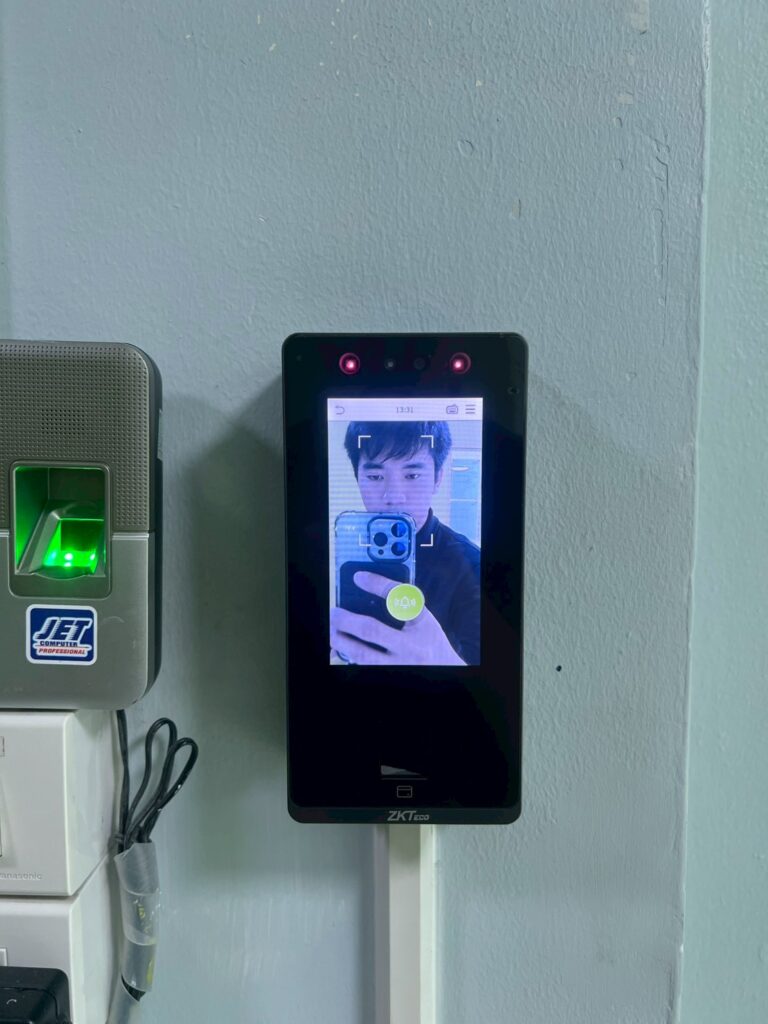 การติดตั้งเครื่องบันทึกเวลาเข้าออกงาน Time Attendance 4