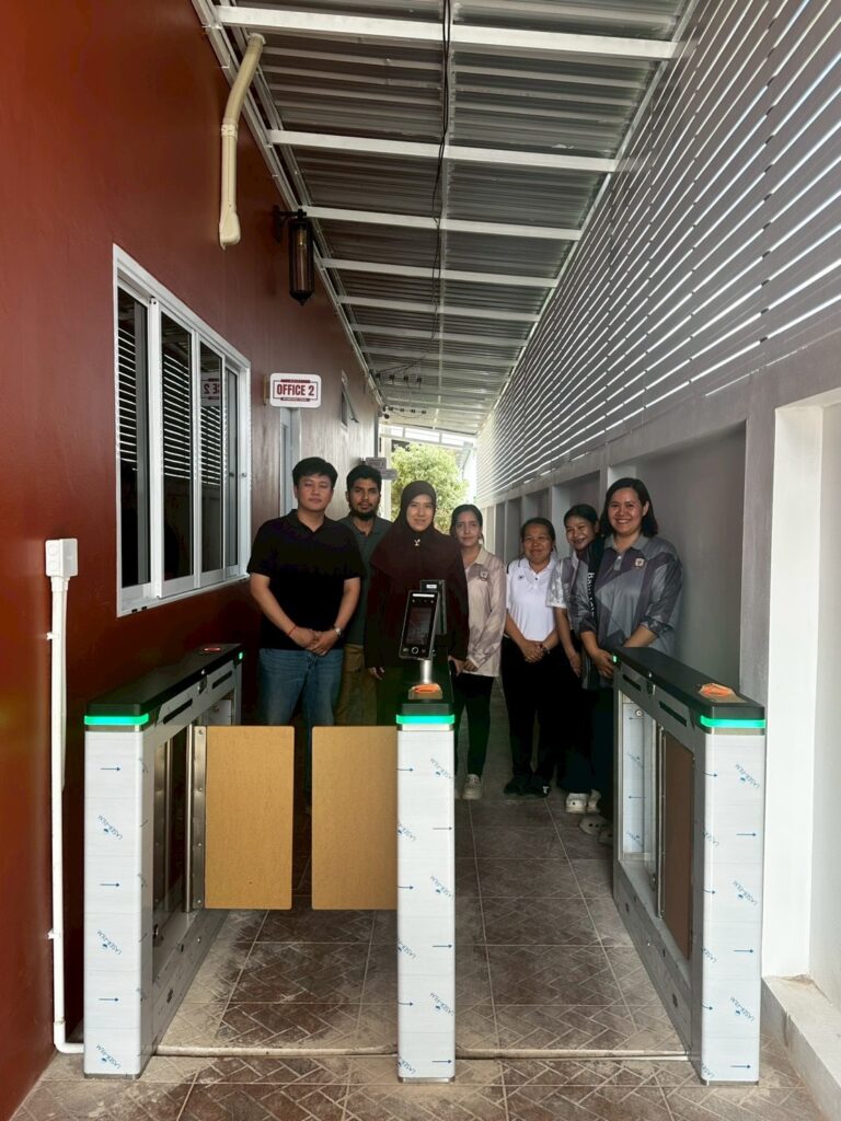 ผลงานการติดตั้ง ประตูที่กั้นทางเดินเข้าออก Ai Gate Turnstile DTran Technology โรงเรียนนานาชาติบัยตี